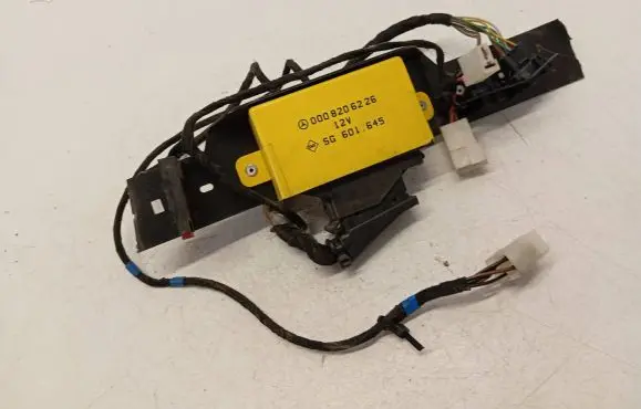 Mercedes-Benz Vito Viano W638 Seat control module 0008206226 SG601645