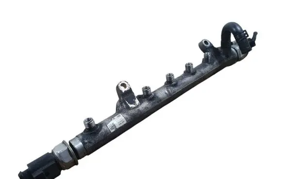 Volkswagen Touran II Fuel main line pipe R03L125A 03L089H 03L906051