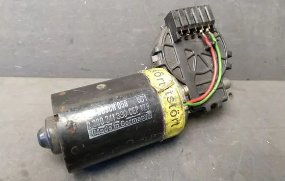 Audi A6 S6 C4 4A Wiper motor 0390241330