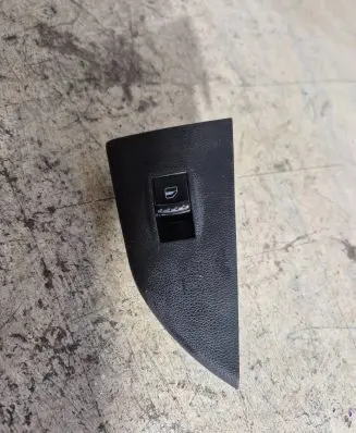 Skoda Fabia Mk1 (6Y) Electric window control switch 6Y0867393A