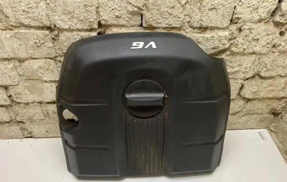 Dodge Durango Engine cover (trim)