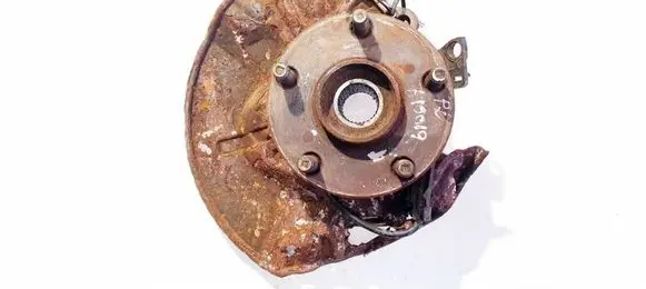 Toyota Corolla Verso AR10 Front wheel hub