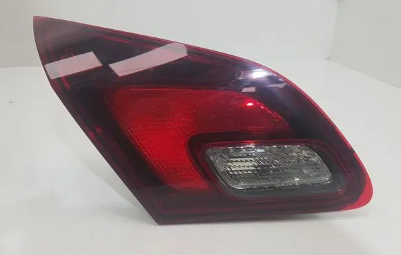 Tailgate rear/tail lights