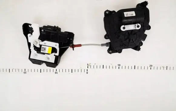 Hyundai Santa Fe Tailgate exterior lock 81800-J7710