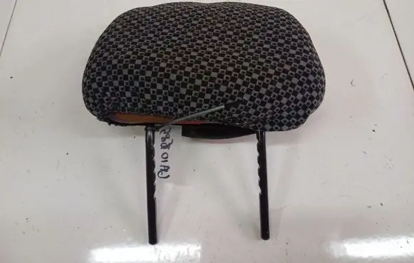 Citroen Saxo Front seat headrest 