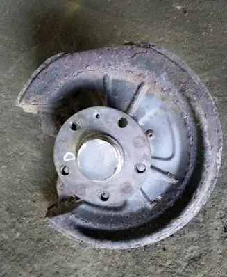Volkswagen Golf V Rear wheel hub spindle/knuckle 