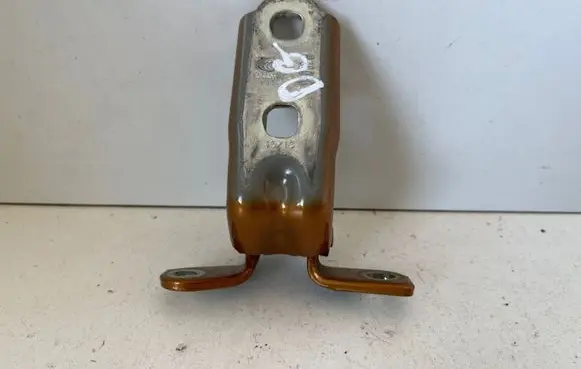 Opel Mokka X Rear door lower hinge A046857