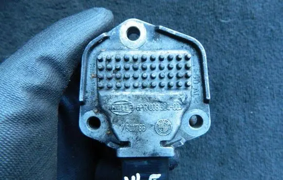 BMW 1 E81 E87 Oil level sensor 7501786