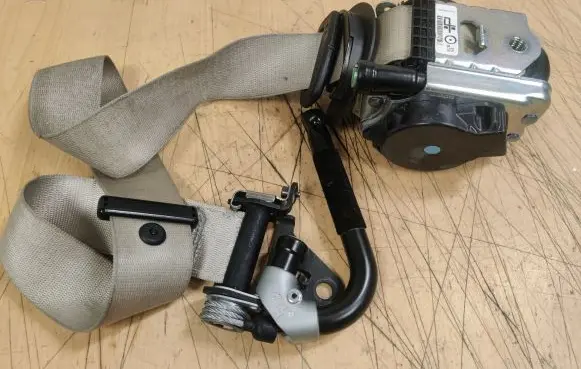 BMW X5 F15 Front seatbelt 635229900A