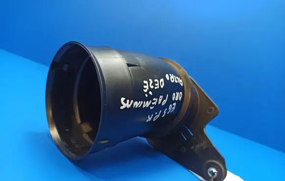 BMW 6 E63 E64 Air intake duct part 1371752101902 10991213 7521019