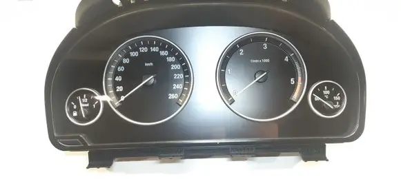 BMW 5 F10 F11 Speedometer (instrument cluster) 25811511 924934501