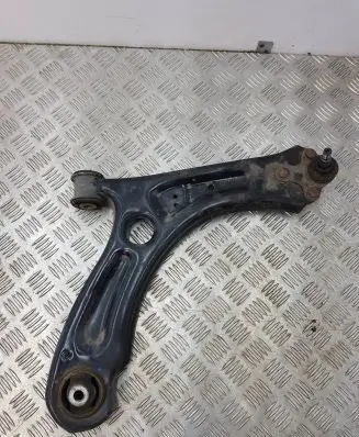 Volkswagen Jetta VI Front lower control arm/wishbone 5C0407152B