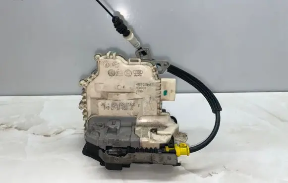 Audi Q5 SQ5 Rear door lock 8K08390160 132710056J2
