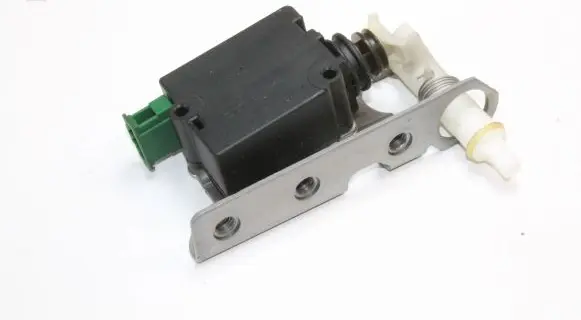 Land Rover Discovery 3 - LR3 Tailgate/trunk/boot lock/catch/latch 51247016050 7016050