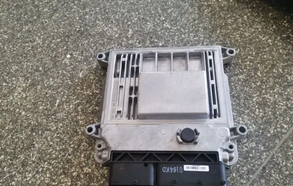 Hyundai i30 Engine control unit/module 391122B102