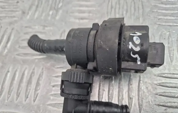 BMW X5 E70 Vacuum valve 7572231