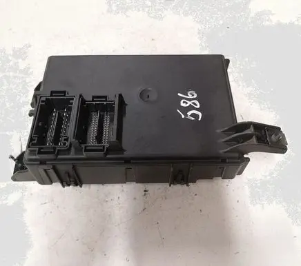 Fiat Punto (188) Fuse module 00517817580 28050016
