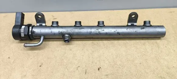 Mercedes-Benz E W211 Fuel main line pipe A6110780449