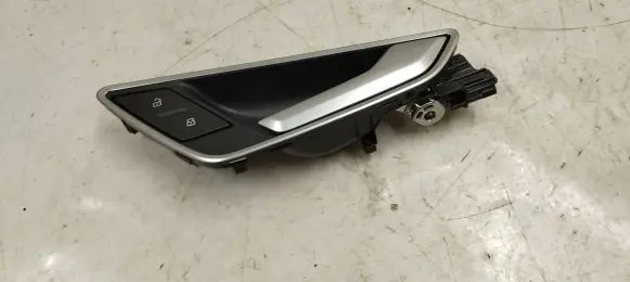 Audi Q2 - Front door interior handle 81a837020a