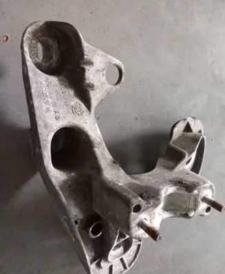 Audi A6 S6 C6 4F Engine mounting bracket 4F0199351AG