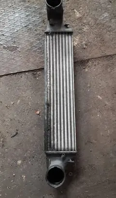 BMW X3 E83 Intercooler radiator 1787779