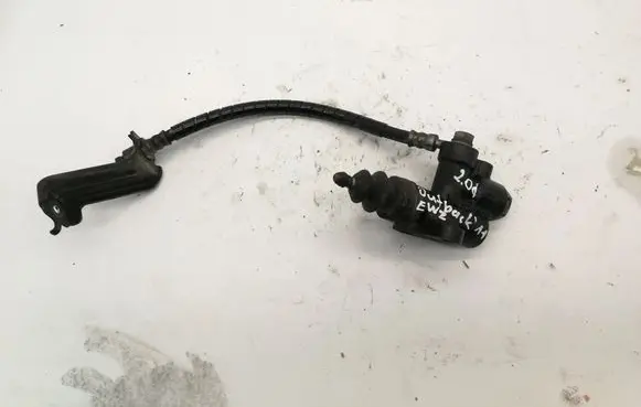 Subaru Outback Clutch slave cylinder 