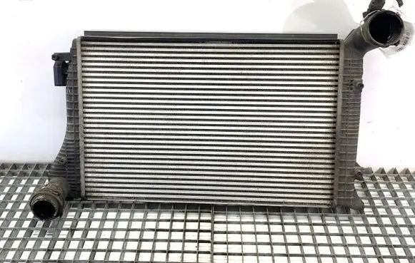 Skoda Octavia Mk2 (1Z) Intercooler radiator 1K0145803H