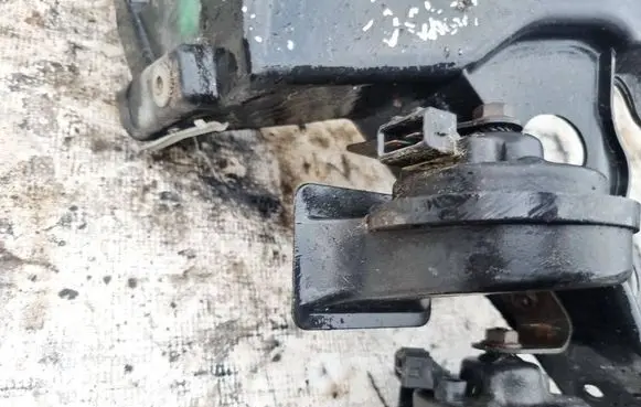 Audi A4 S4 B5 8D Horn signal 0092018