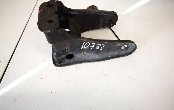 Nissan Murano Z50 Engine mounting bracket