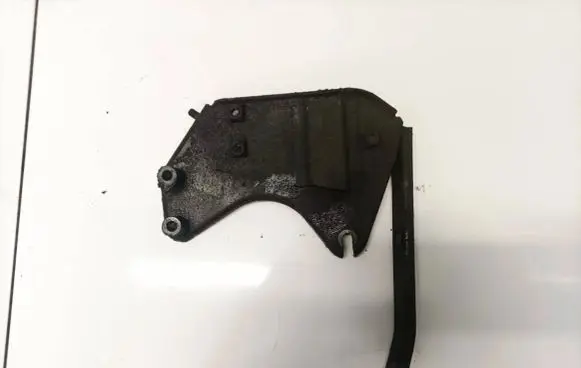Audi A4 S4 B5 8D Engine mounting bracket 8d0199225d