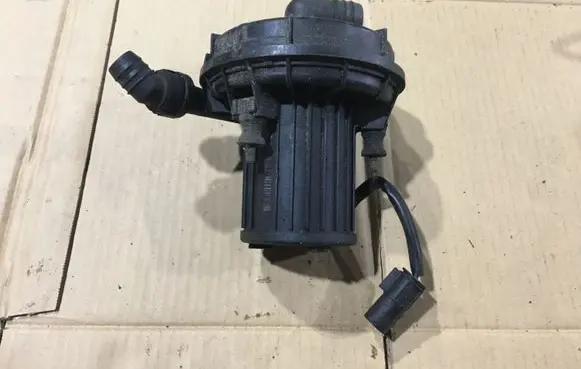 BMW 6 E63 E64 Secondary air pump 7506210