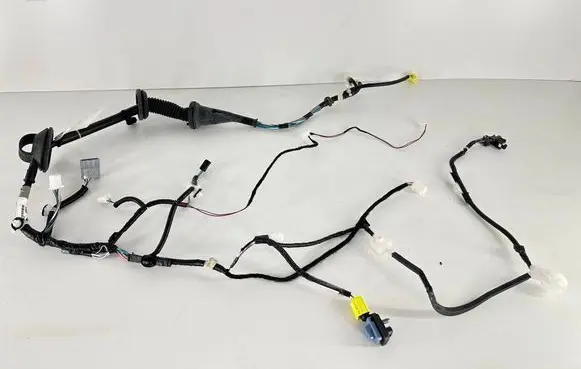 Toyota Sienna XL40 IV Front door wiring loom 8215108320