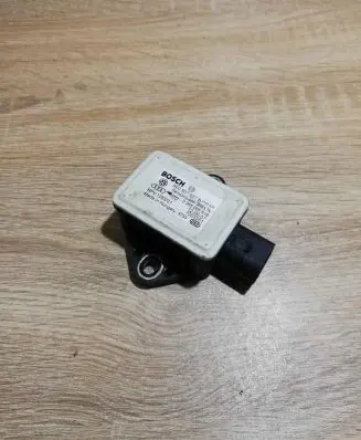 Audi A3 S3 8P ESP acceleration yaw rate sensor 8E0907637B 0265005618