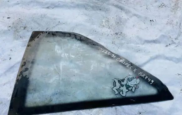 Mazda 626 Rear side window