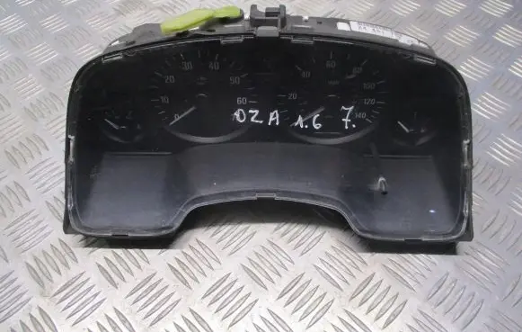 Opel Zafira A Speedometer (instrument cluster) 24461757