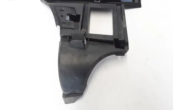 Volvo XC70 Rear bumper mounting bracket 8648149