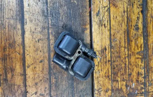 Mercedes-Benz C W202 High voltage ignition coil A0001587803