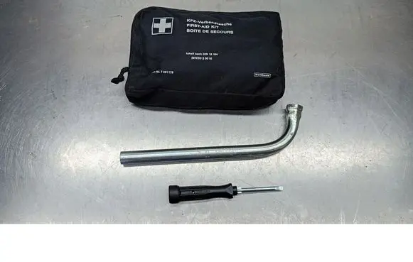Volkswagen Golf V Trunk/boot lower side trim panel 4D0012219A