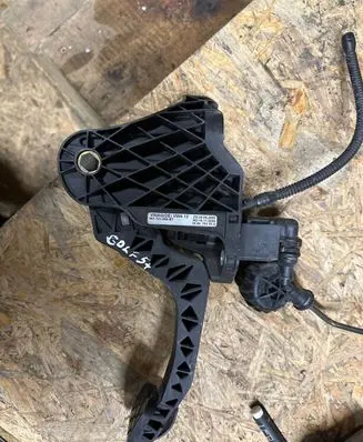Clutch pedal