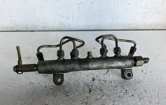 Nissan Primera Fuel main line pipe 09F03624