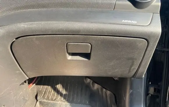 Chevrolet Aveo Glove box 