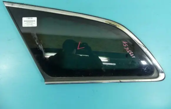 Toyota Avensis T270 Rear side window IMPRK1295651