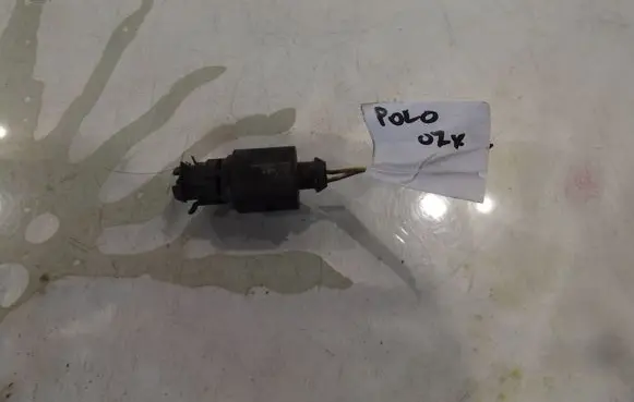 Volkswagen Polo IV 9N3 Fuel temperature sensor 