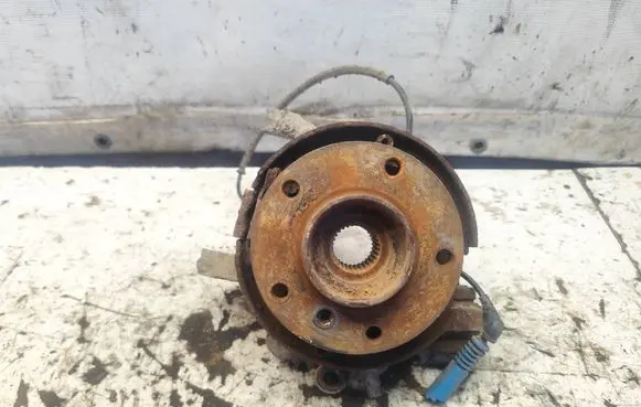 BMW 5 E60 E61 Rear wheel hub