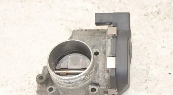 Volkswagen PASSAT B6 Throttle valve 06F133062B