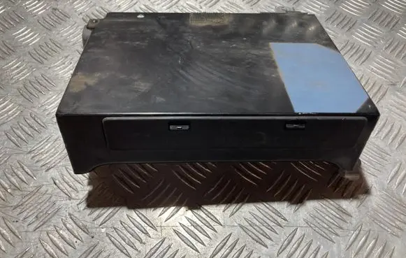 Toyota Land Cruiser (J120) GPS navigation control unit/module 86841-50100