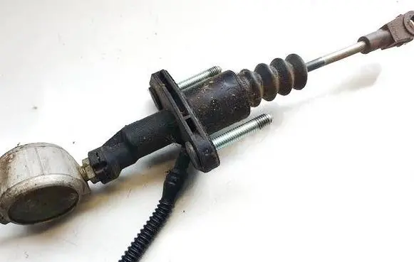 Opel Astra H Clutch master cylinder 90523769