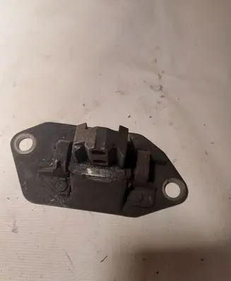 Volvo XC90 Engine mount bracket 8624757