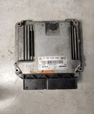Opel Astra J Engine control unit/module 55576906 0281017105