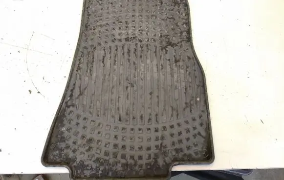 Mercedes-Benz B W245 Front floor mat A1696840202